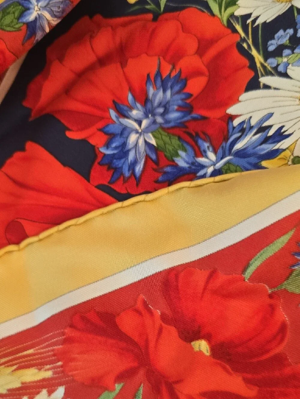 Vintage R di RAJU Italy Silk Scarf 34